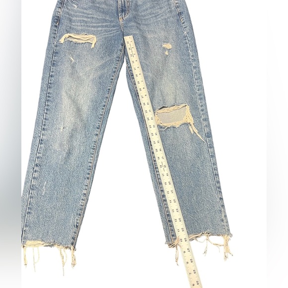 Garage Denim Distressed Blue Jeans w/Waist Round Cut Outs / Size: 3 (Juniors) - Picture 4 of 4